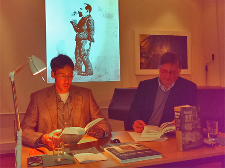 Links Benjamin Voelkel, Übersetzer des Buches, und rechts Marcin Wiatr, Literaturwissenschaftler und als Fachlektor und Oberschlesien-Spezialist am Buch beteiligt.
