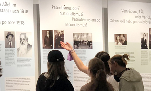 Workshop zur Ausstellung »Adel in Boehmen: Heimat vor Nation?« an der Theresa Gerhardinger Realschule 2022 (Ausschnitt)