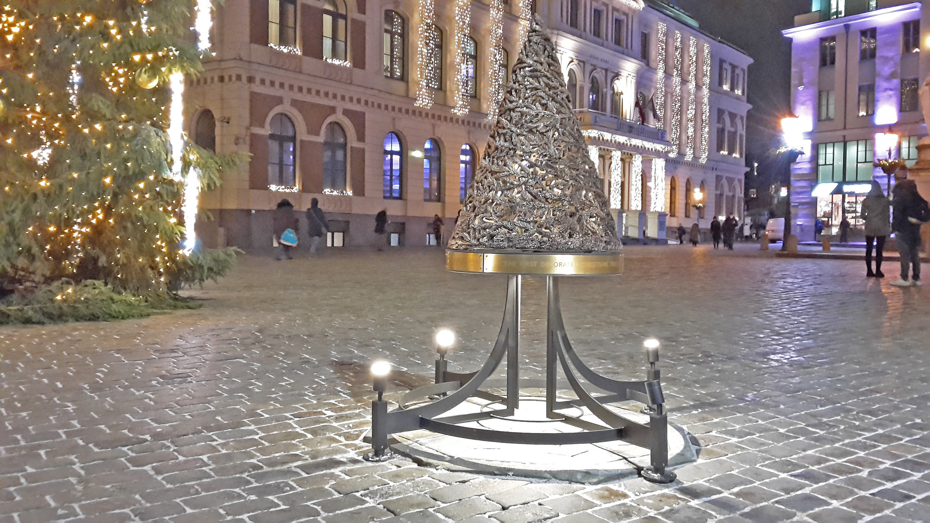Weihnachtsdenkmal auf dem Rigaer Markt. © Martin Pabst