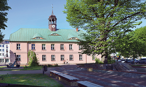 Das Swinemünder Rathaus, in dessen Keller das Ehepaar Mohr in Ketten lag. Foto: © Archiv Rosenthal