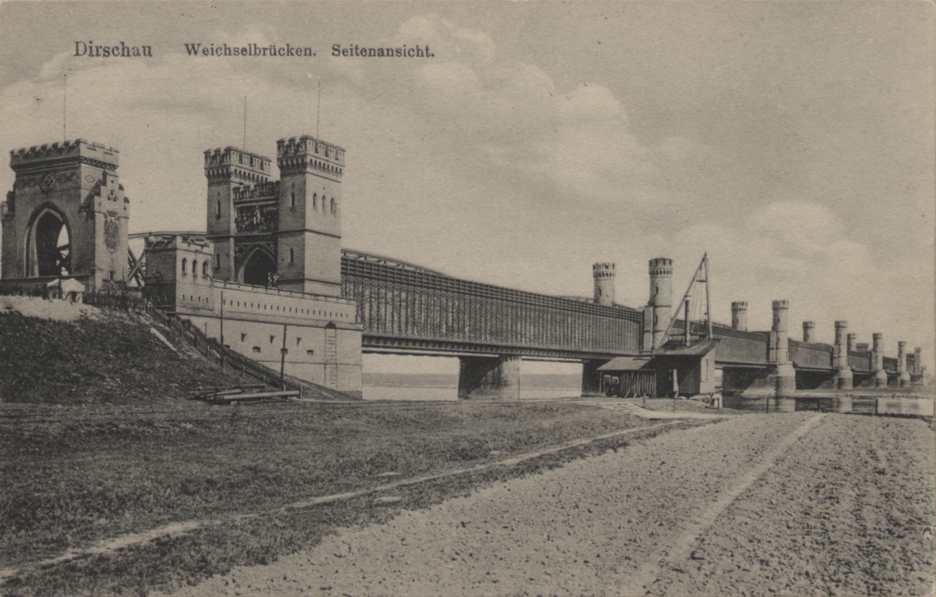 Die Dirschauer Brücke auf einer Postkarte aus der Zeit vor 1945. © Archiv Józef Golicki Die Dirschauer Brücke auf einer Postkarte aus der Zeit vor 1945. © Archiv Józef Golicki